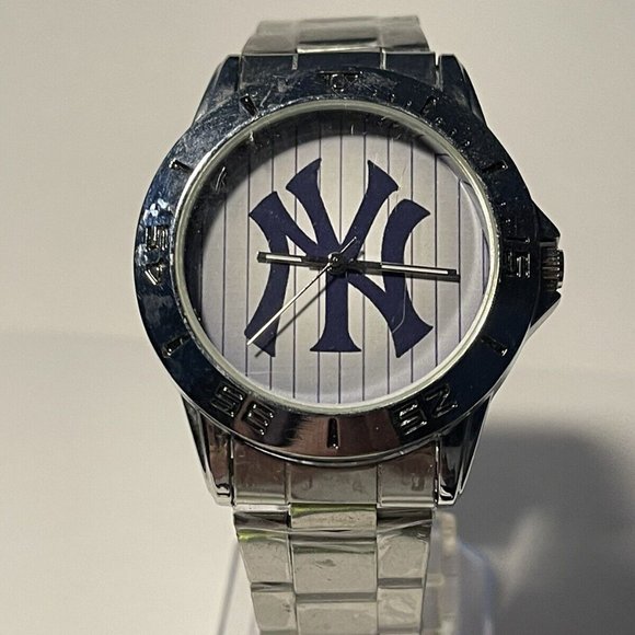 New York Yankees LOGO Stainless Steel Watch NEW Wh - Picture 2 of 9